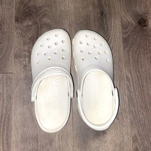 Women’s size 6 Crocs
